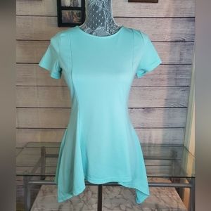 💚 Beautiful Mint green top!